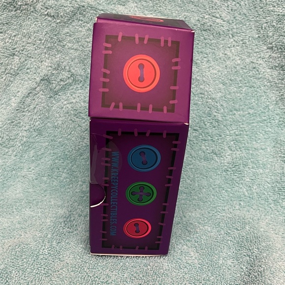 DEDDY BEARS Buldgebear. Lil’ Coffin Dodgers. NWT. NIB. Sealed. Series 3. - Picture 4 of 5